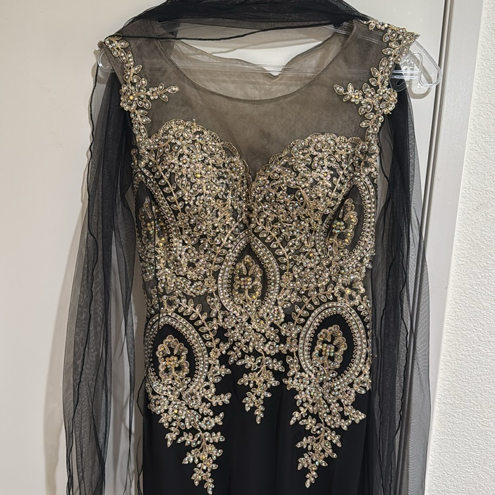 Elegant Black and Gold Evening Gown prom formal size 6